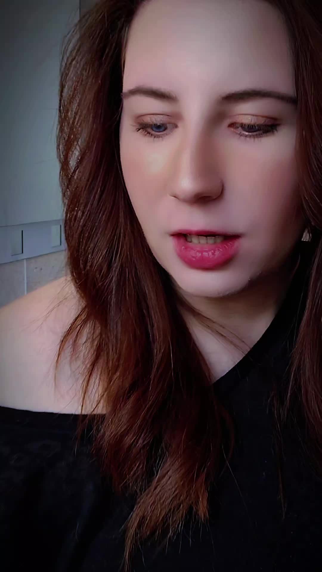 @Bellalena