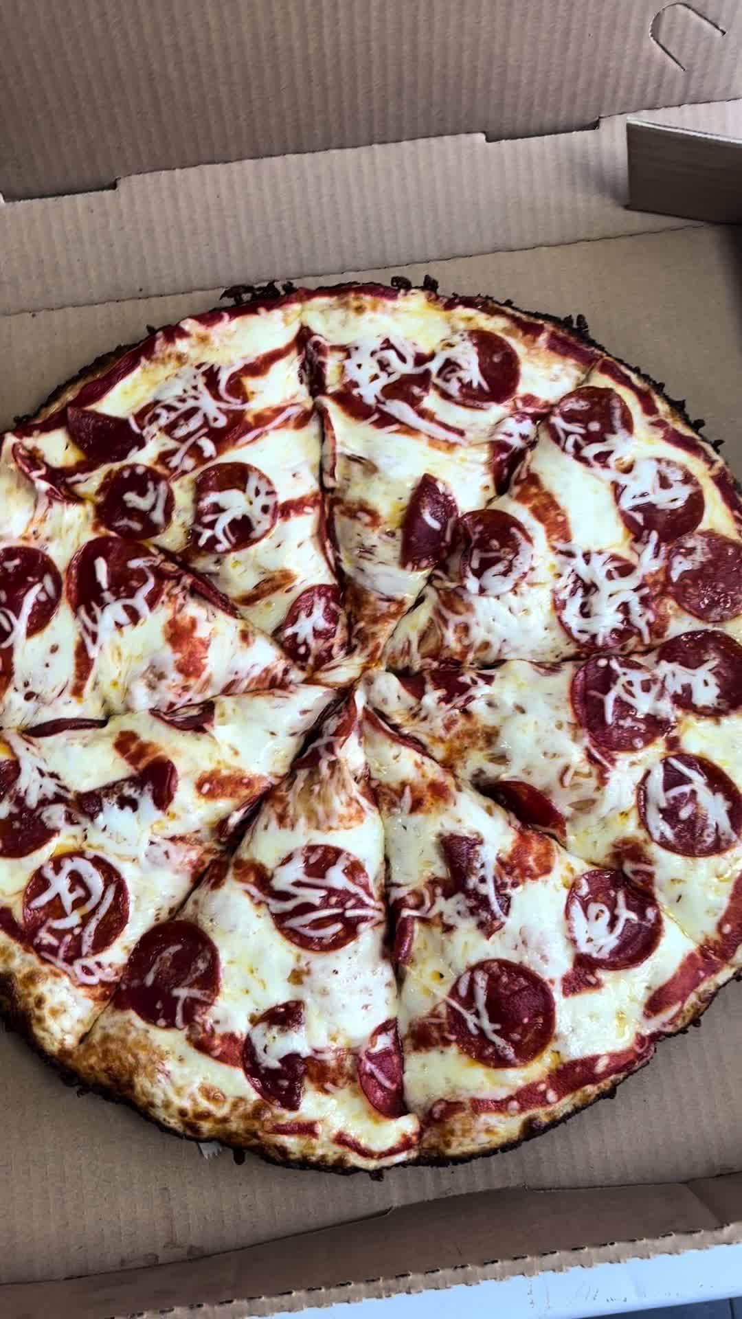 @DeCubapizzeria