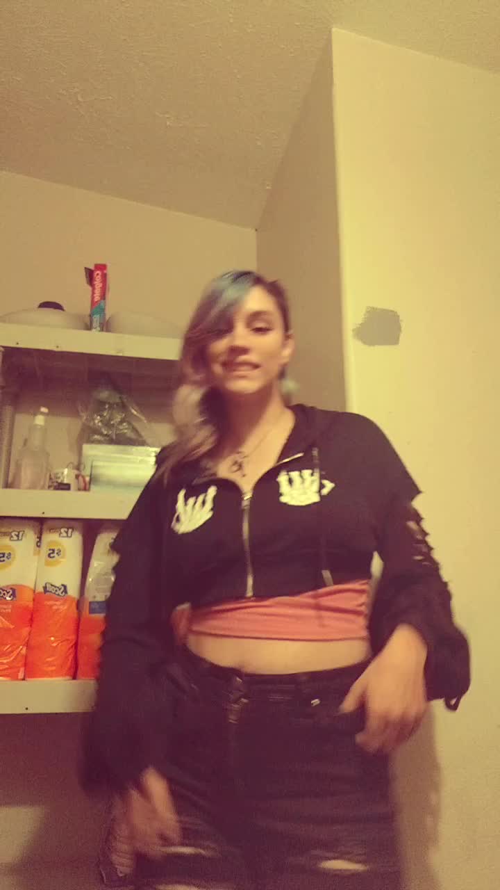@💜🖤Queen of the Wolves🖤💜
