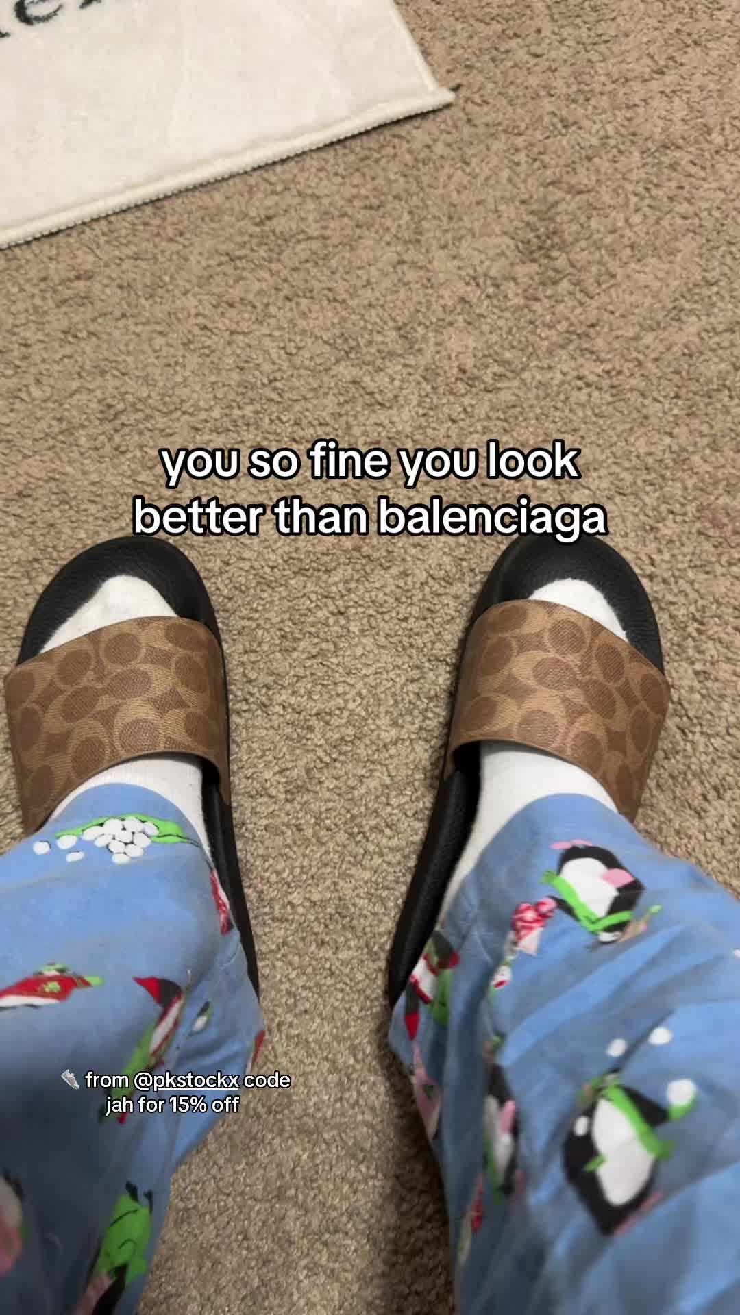 @⃟