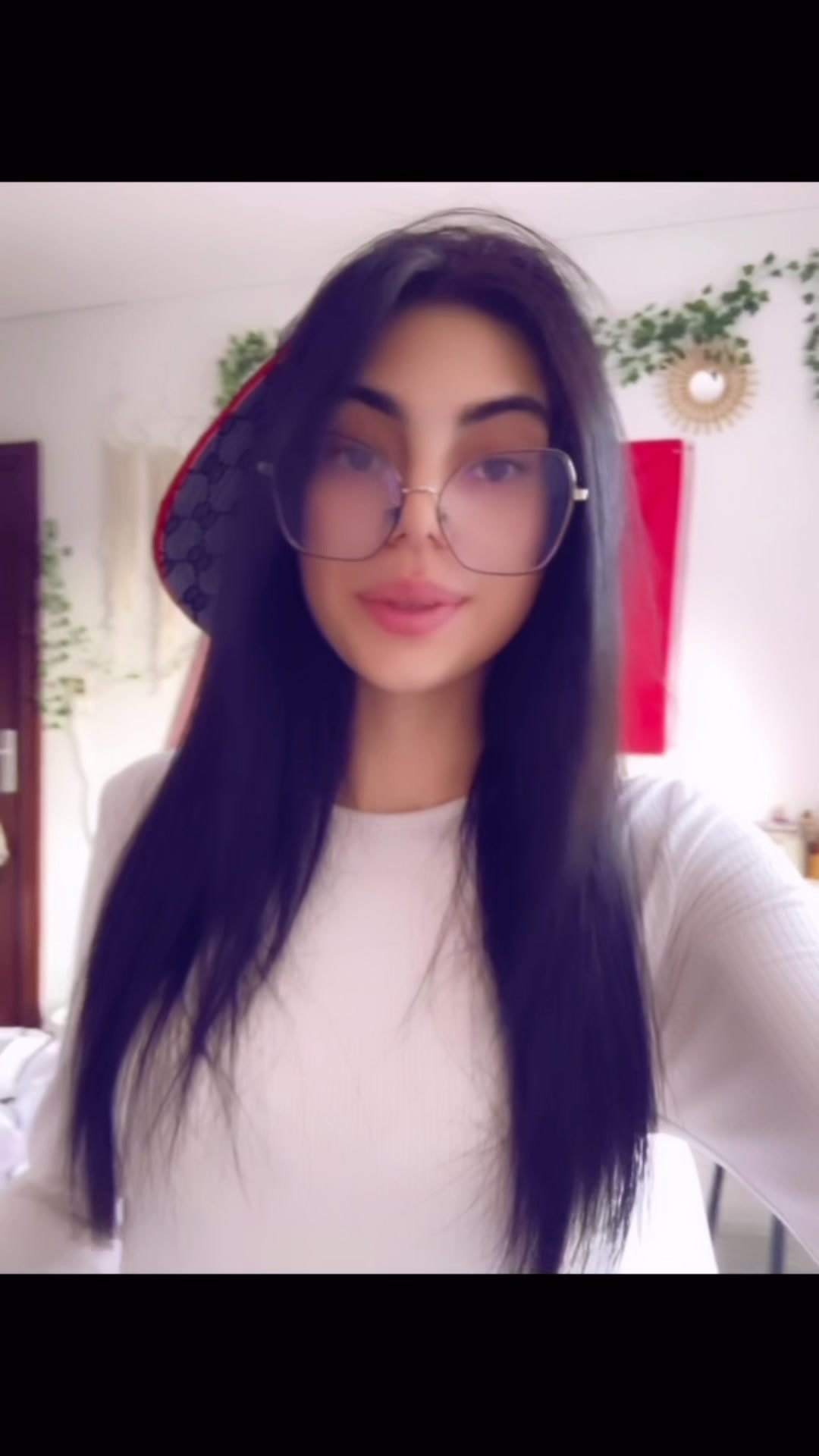 @𝑒𝑒𝑙𝑖𝑛𝑎.42𝑧𝑧