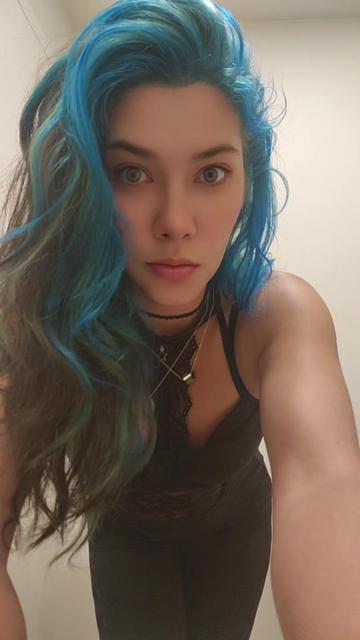 @Thegirlwiththecursemark