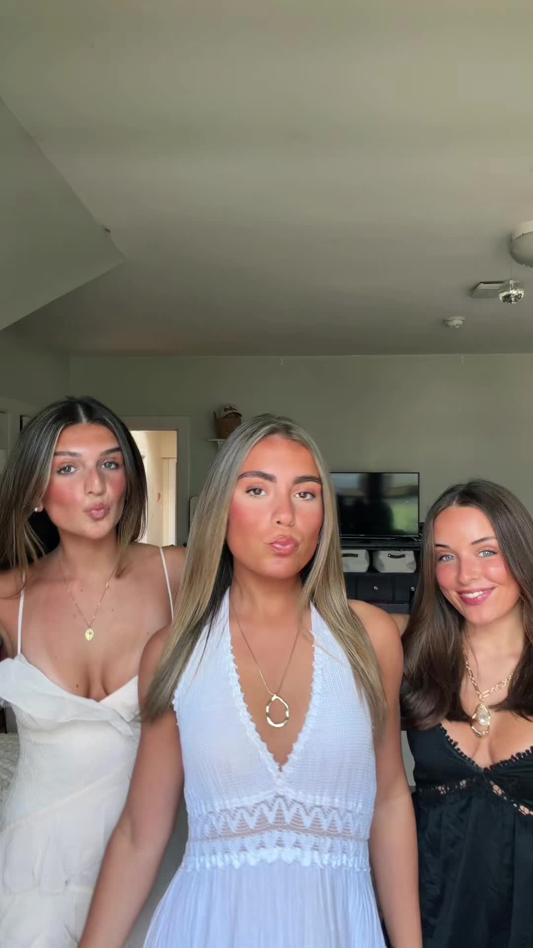 @Sophia🤍🍸🪩