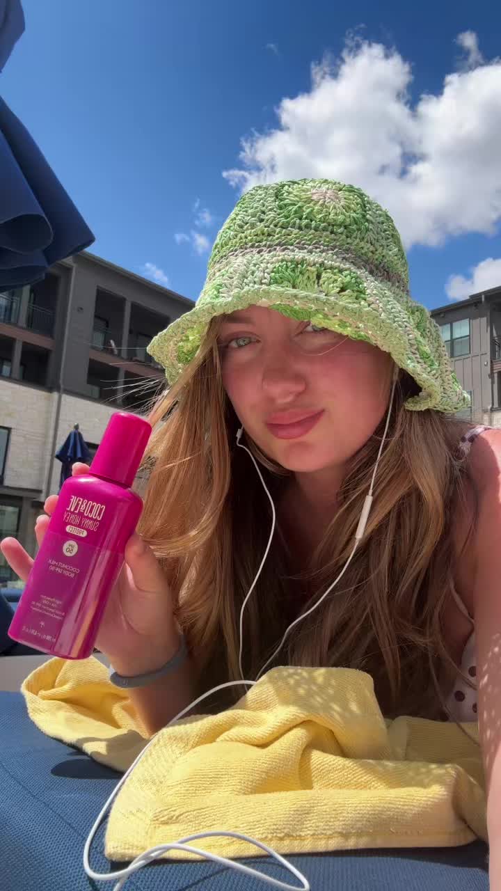 @_sydneymorann