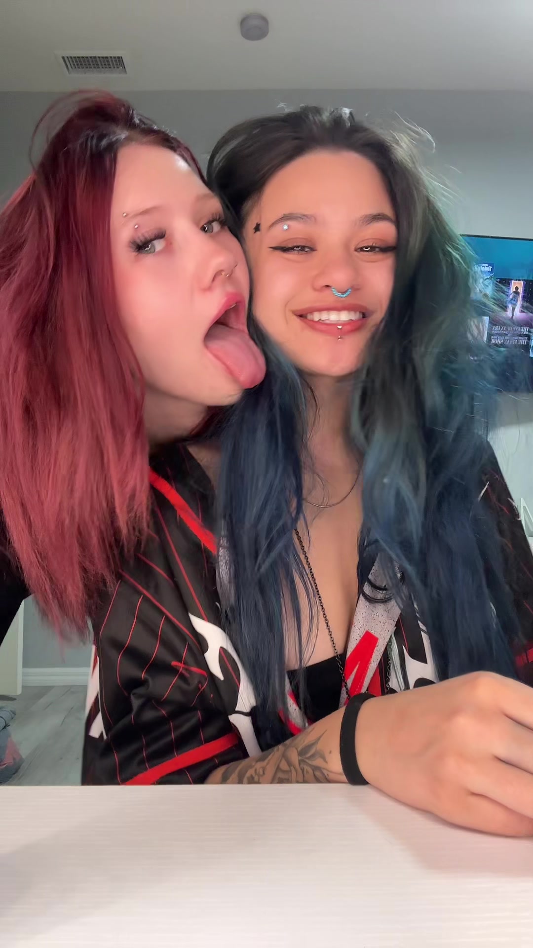 @GG