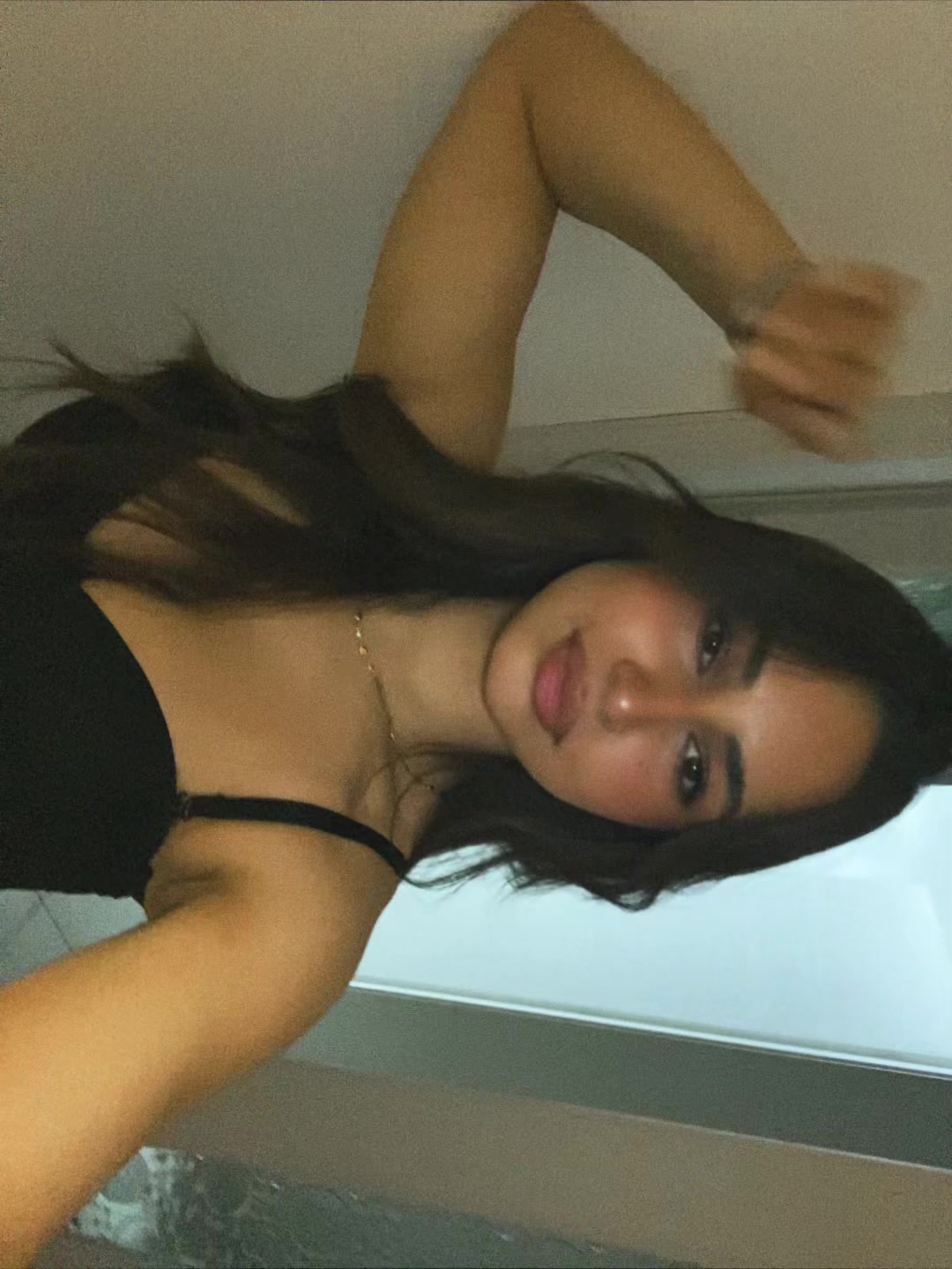 @𝑽𝒂𝒏𝒆𝒔𝒔𝒂🇦🇱
