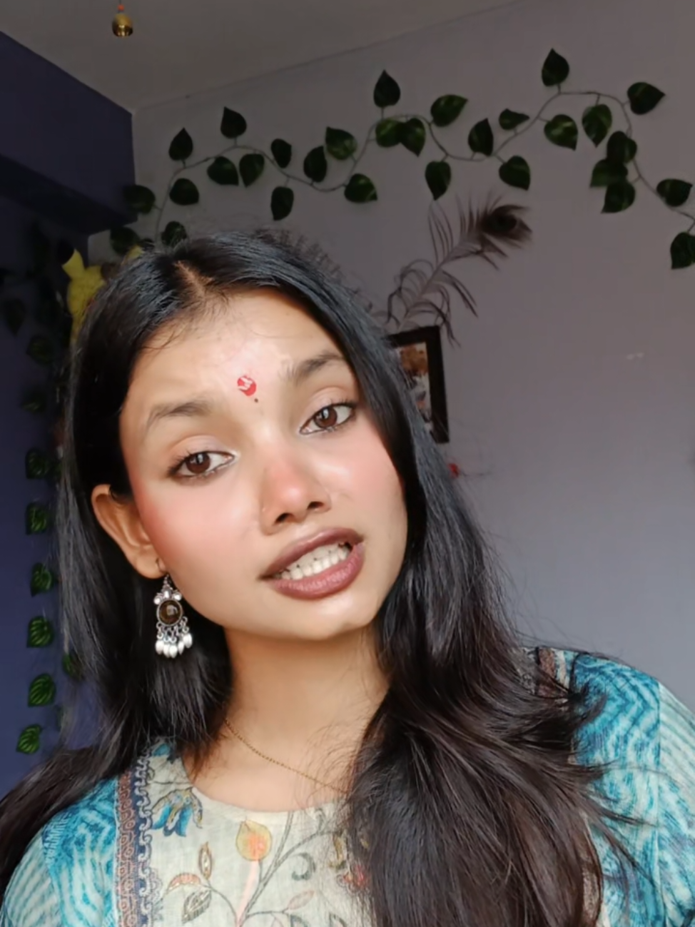 @शोना 💫