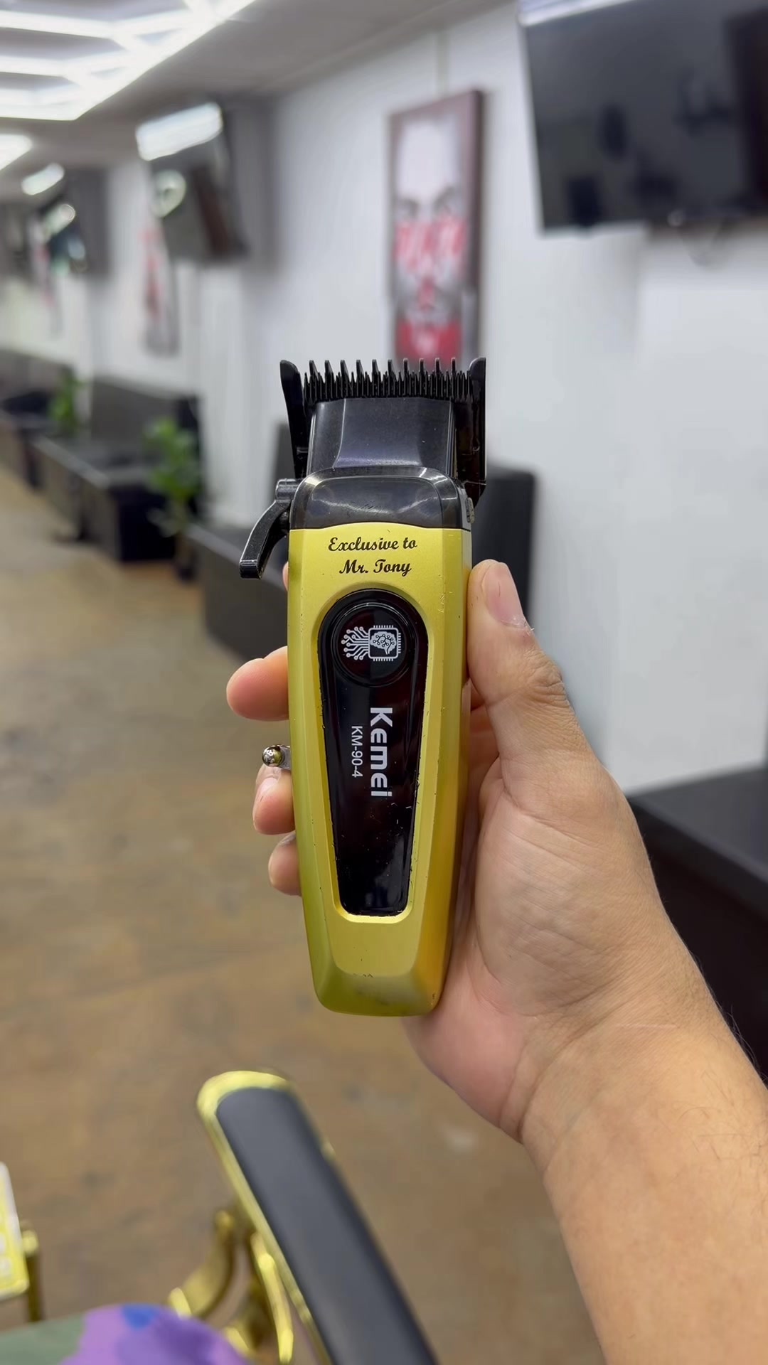 @Jisai Barber