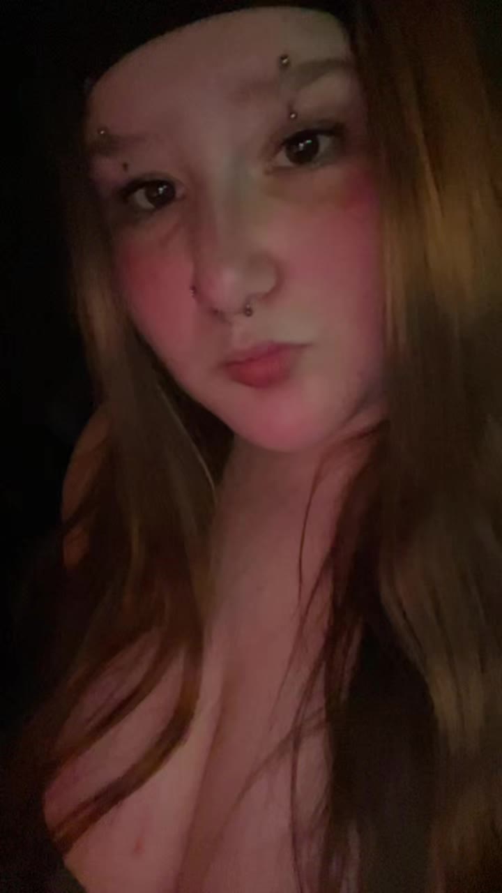 @yourlocalweird_madie01