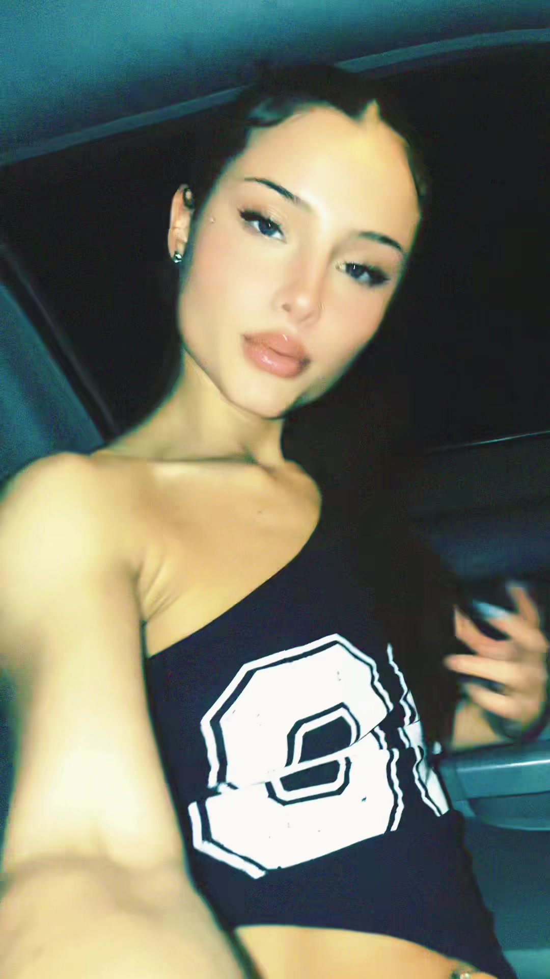 @𝒦𝓎