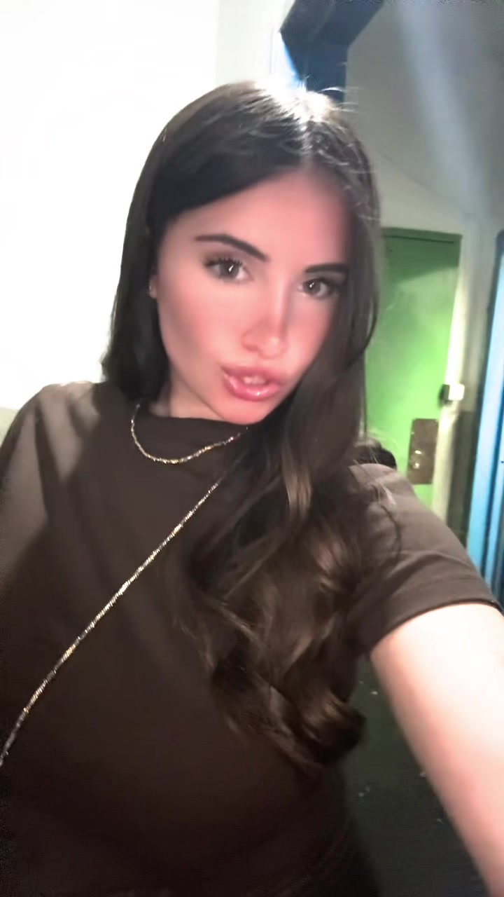 @angela