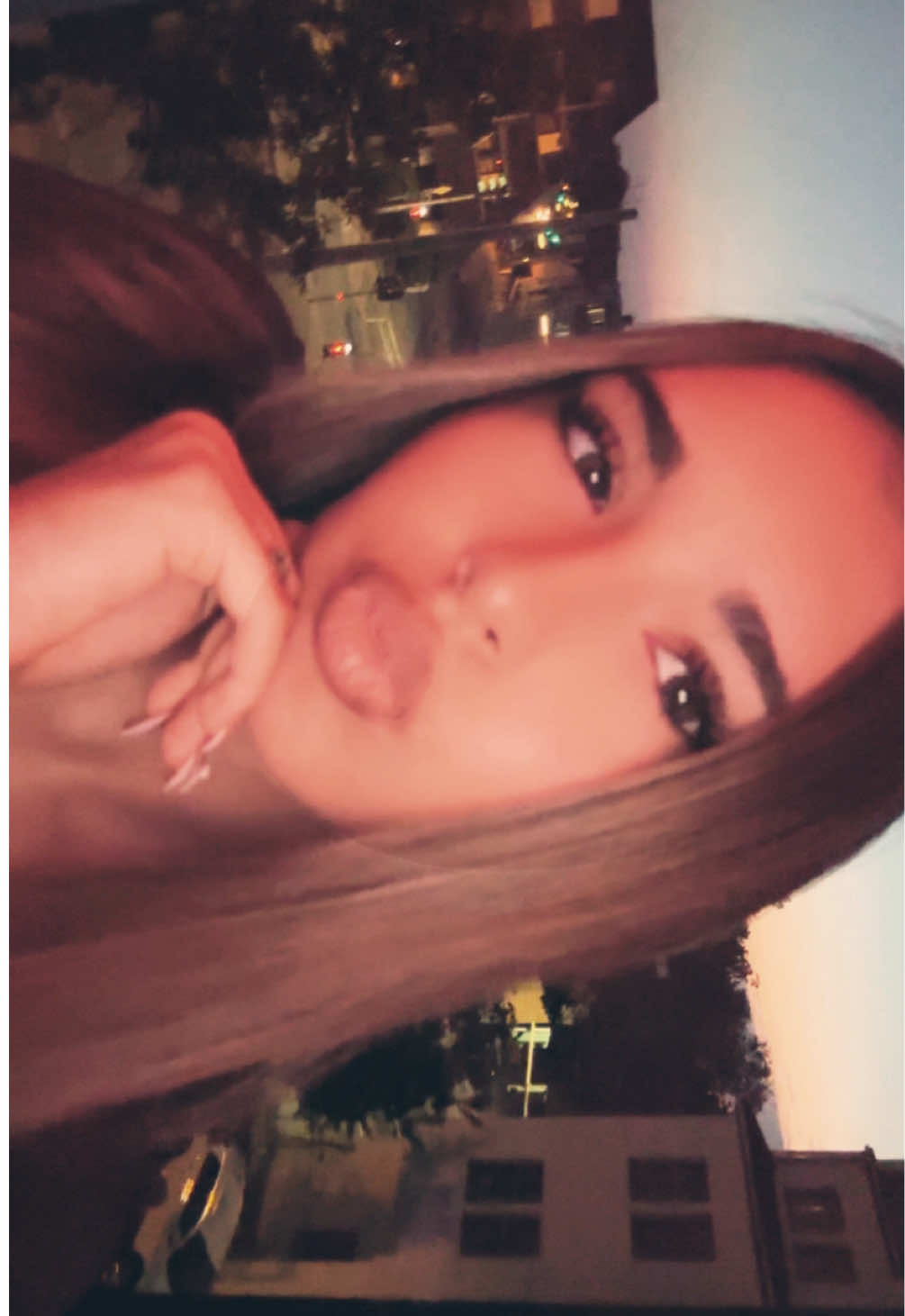 @⃟