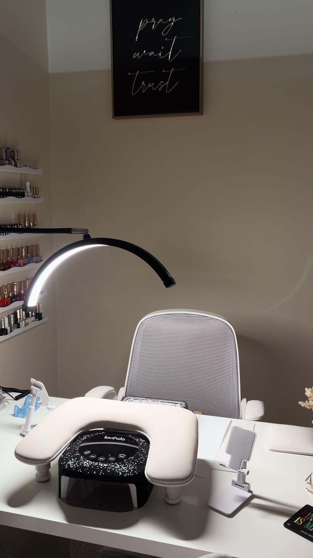 @Les🍒 Winston Salem Nail Tech