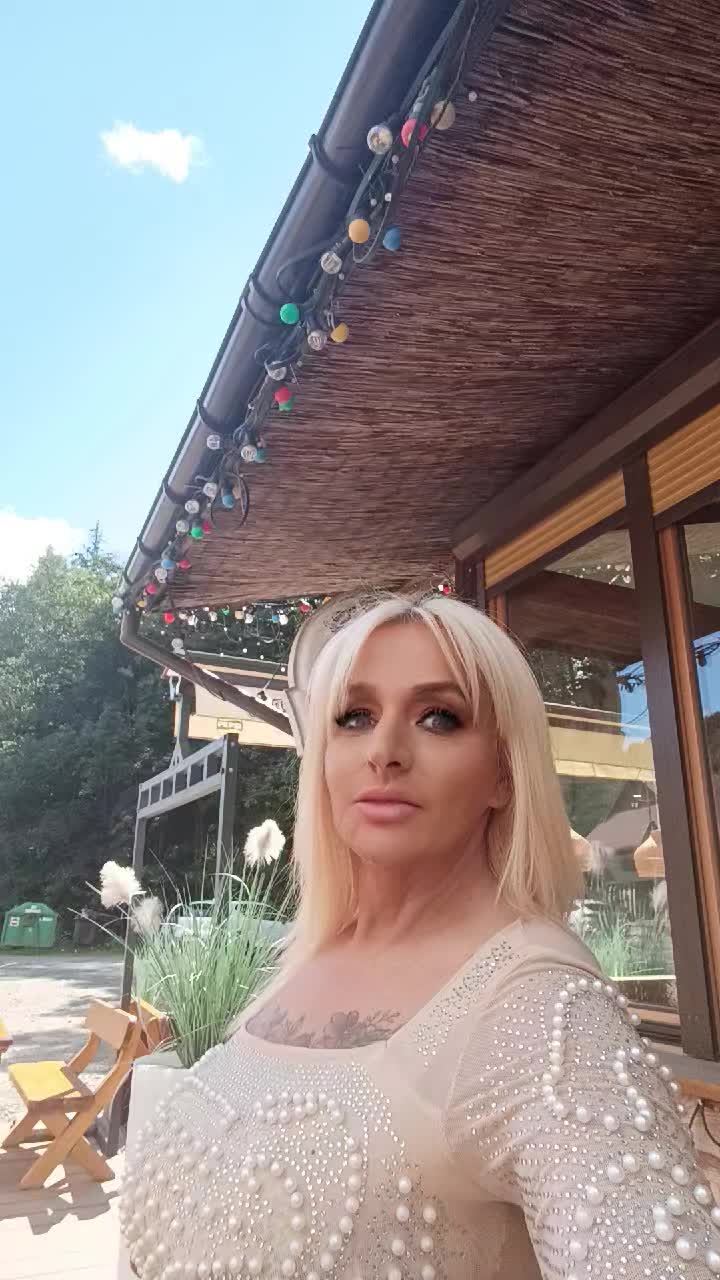 @Laluna