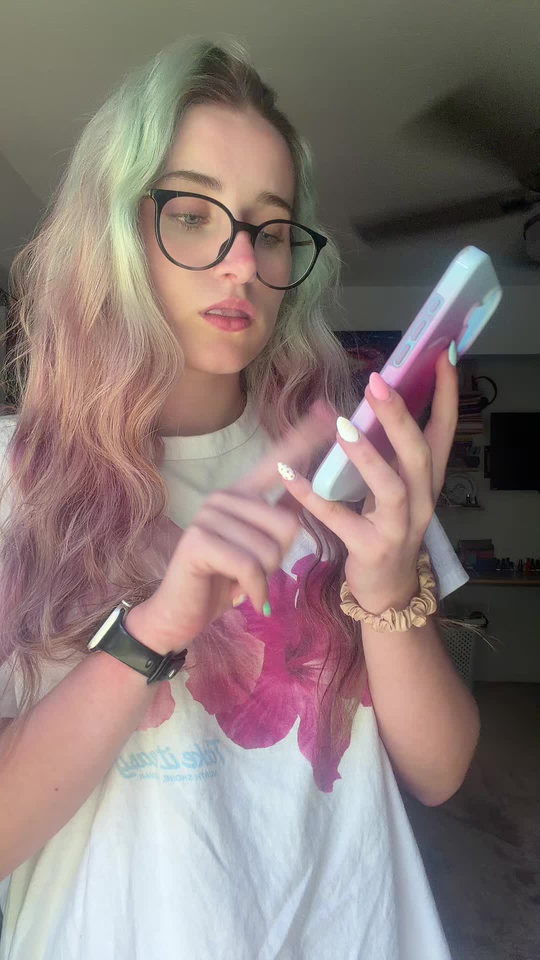 @🦄