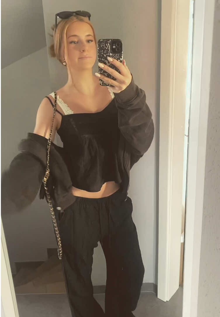@ᴊᴜʟɪᴀ
