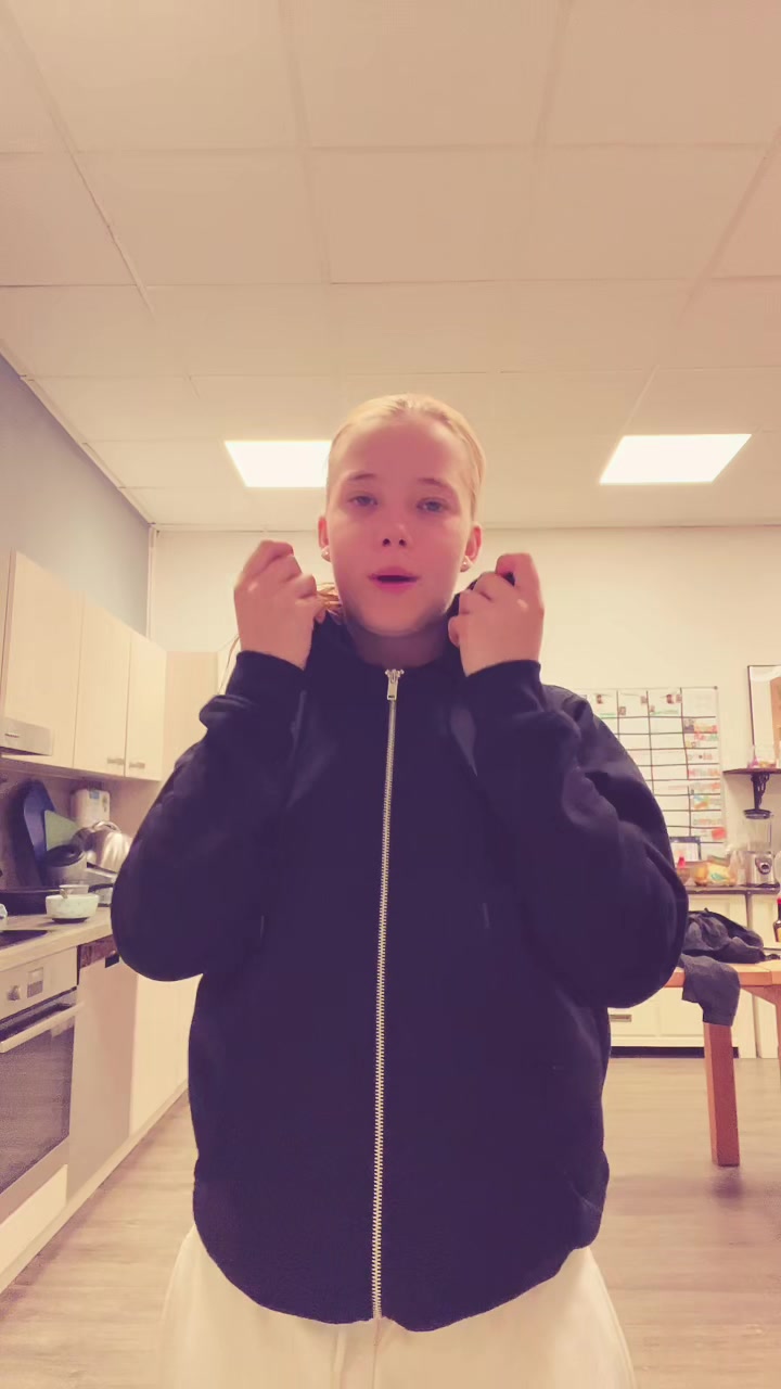 @N_lpz_girl❤️