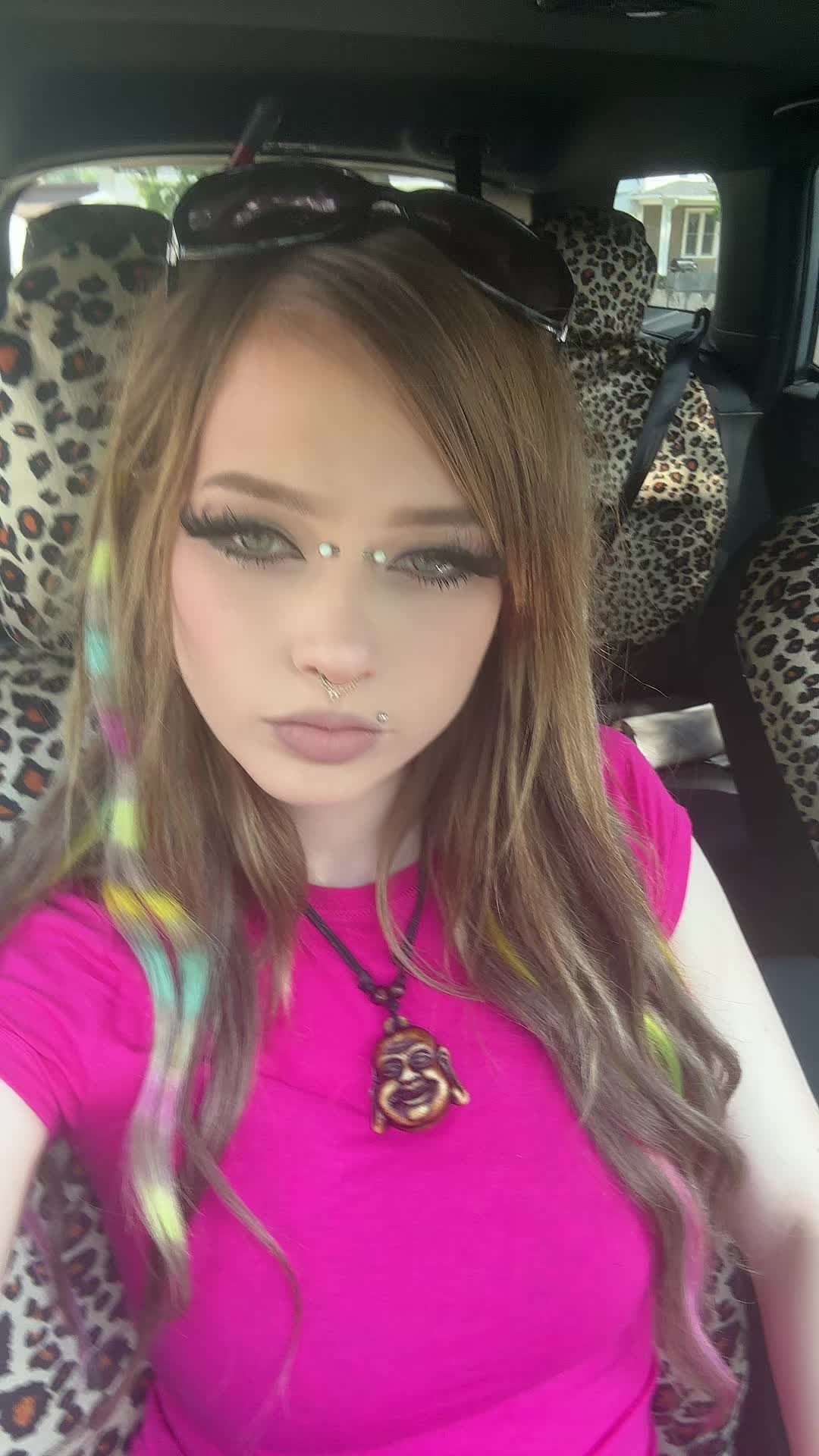 @🦄