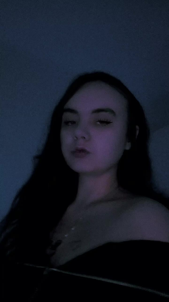@𝔇𝔢𝔫𝔦𝔰𝔢 ୨୧🧸🐍
