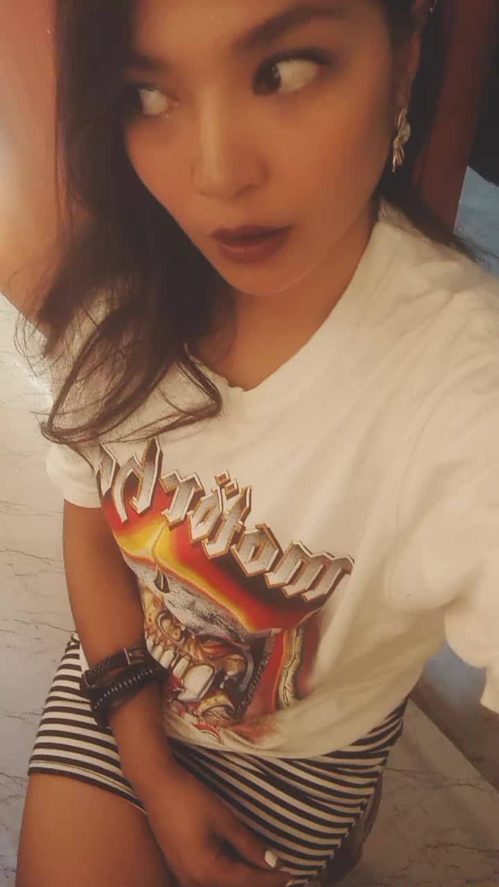 @Who's girl😏