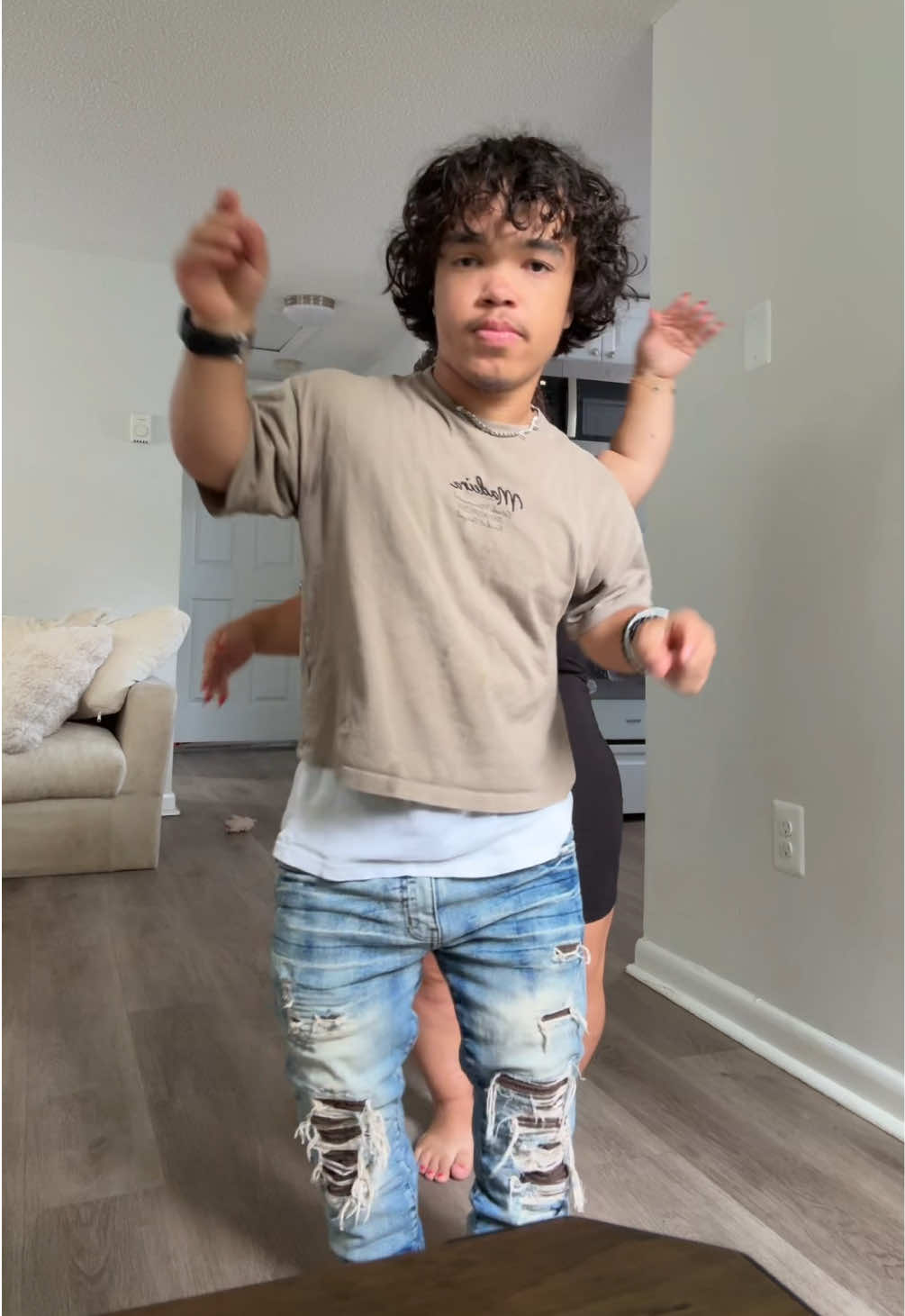 @Abucczx