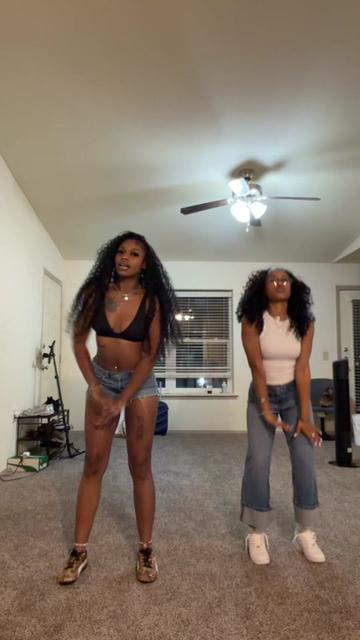 @Tayvi