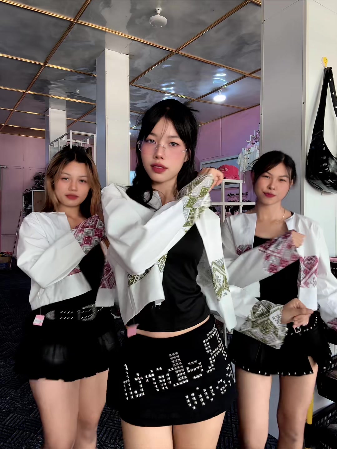 @y2 fashion (kyaukse) 🌸🌸