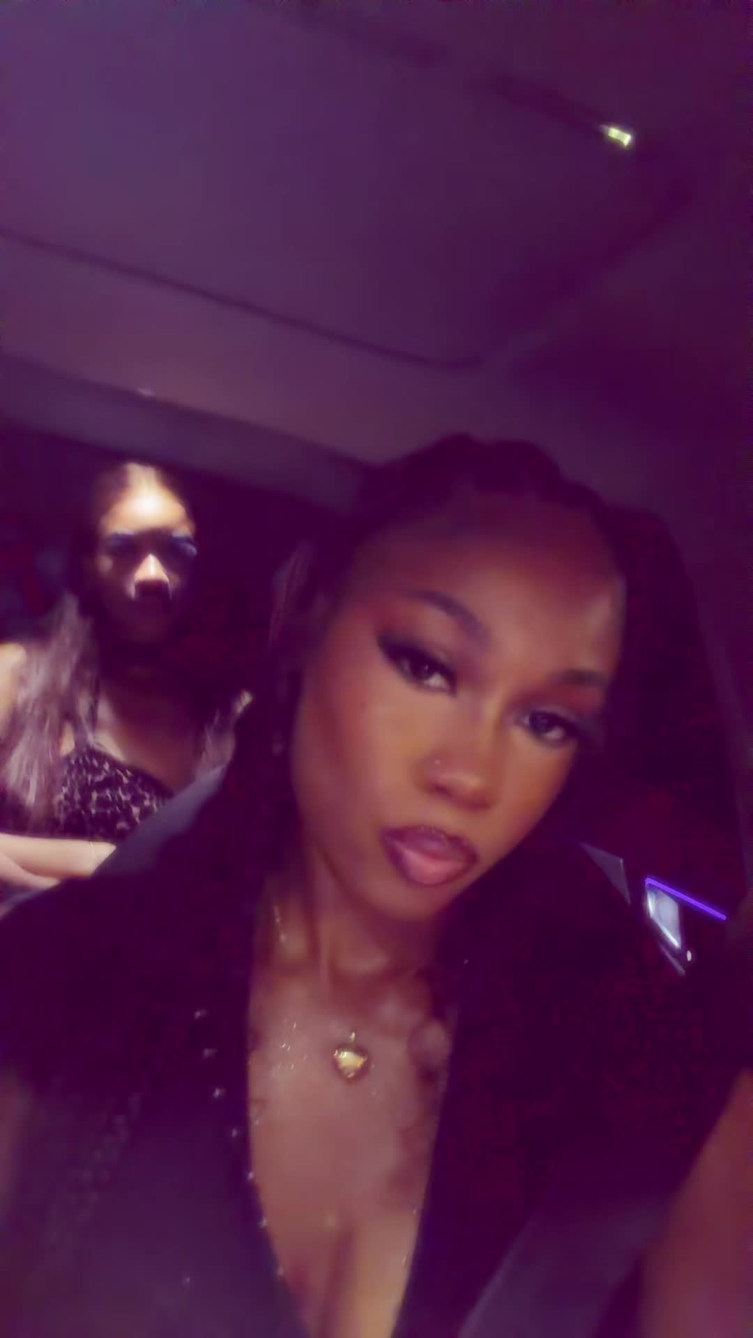 @Bella