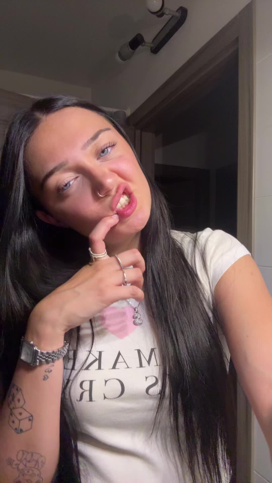 @stillthatsara