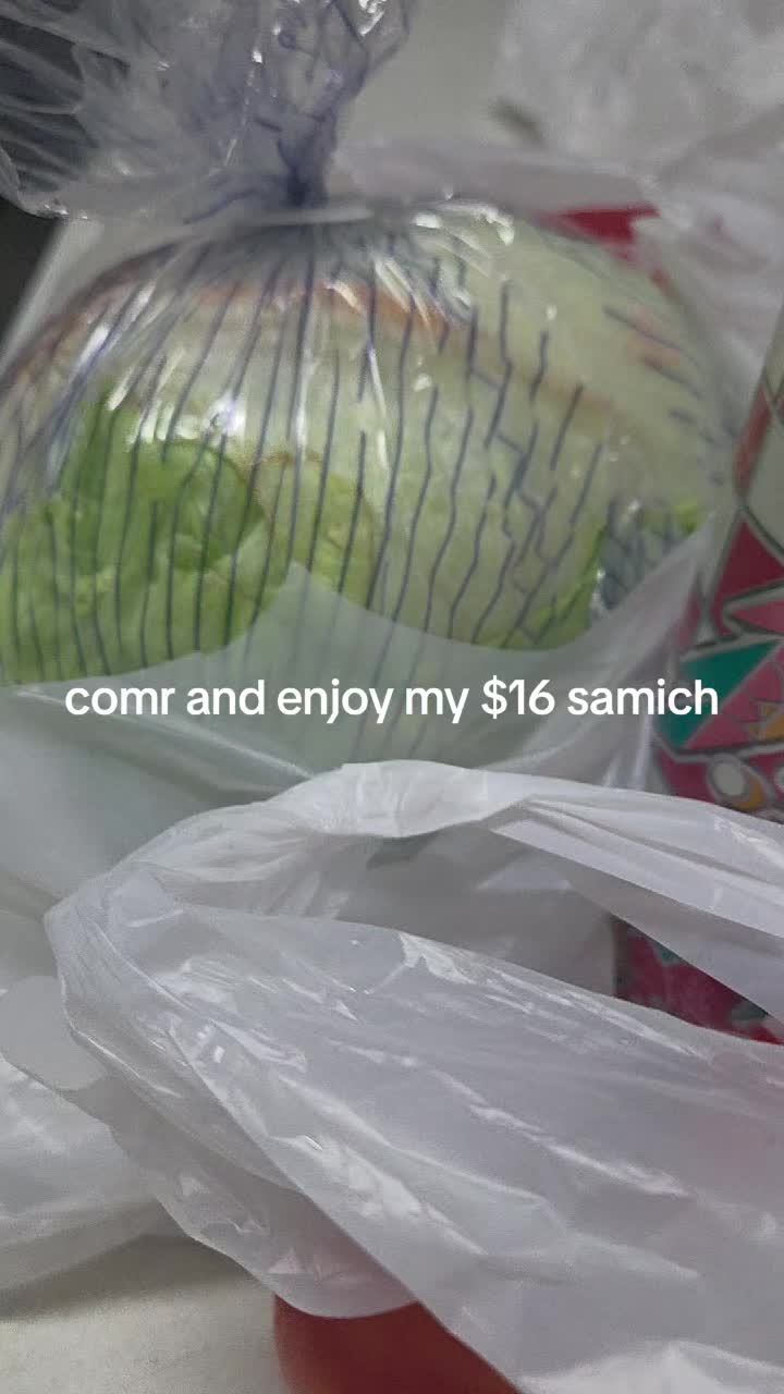 @La Dancing Cashier