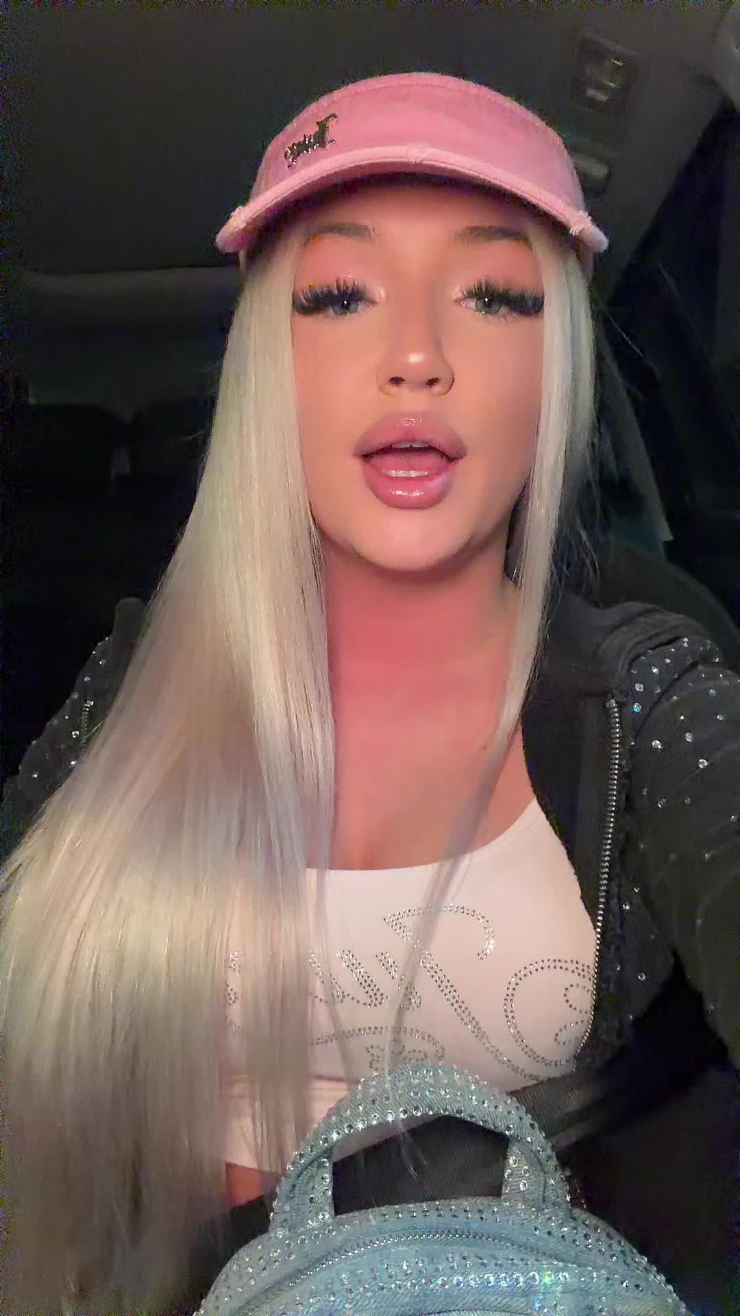 @livalyena