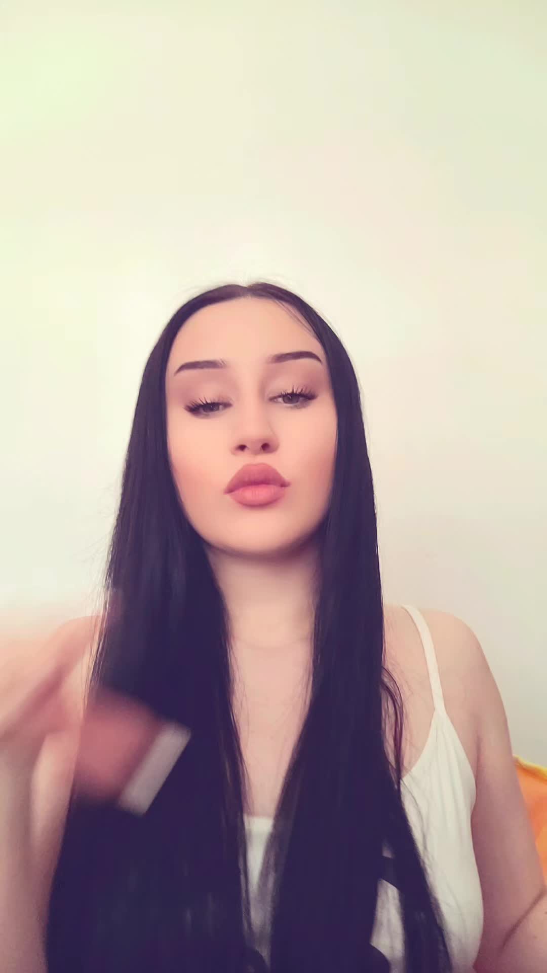 @Adelina👻