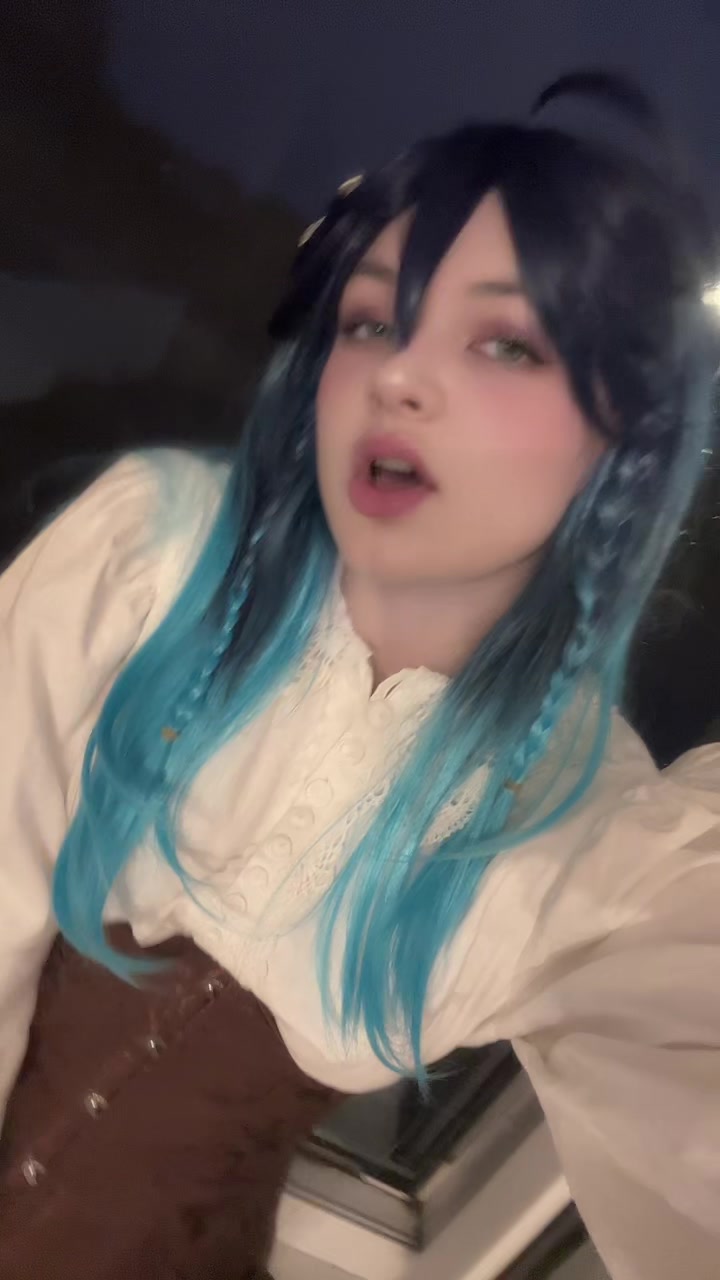 @emmaxcos_