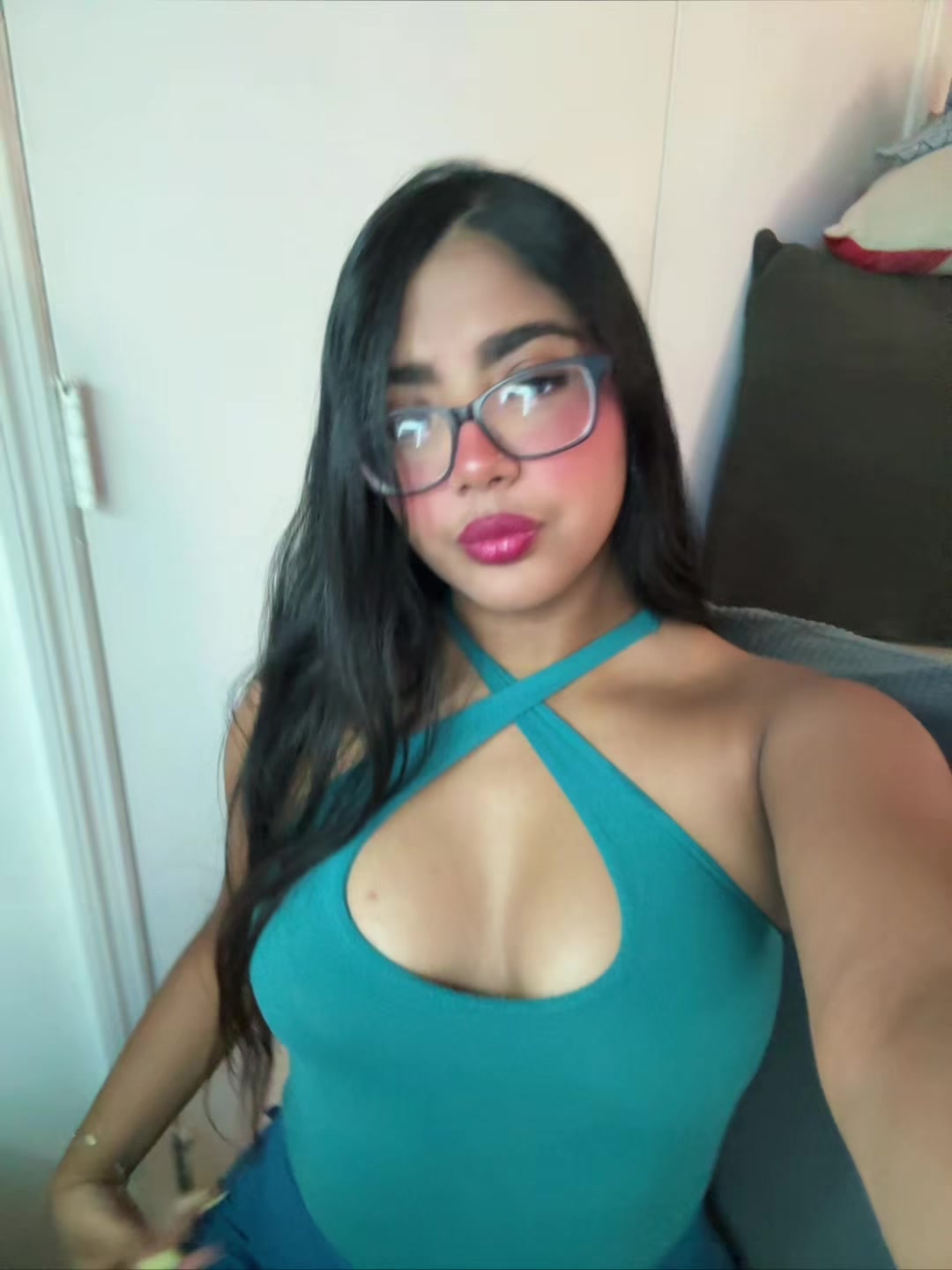 @Yvls