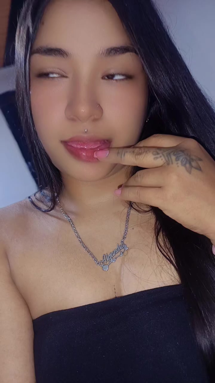 @Ale🧚🏼♀️💜Ojitos lindos💜