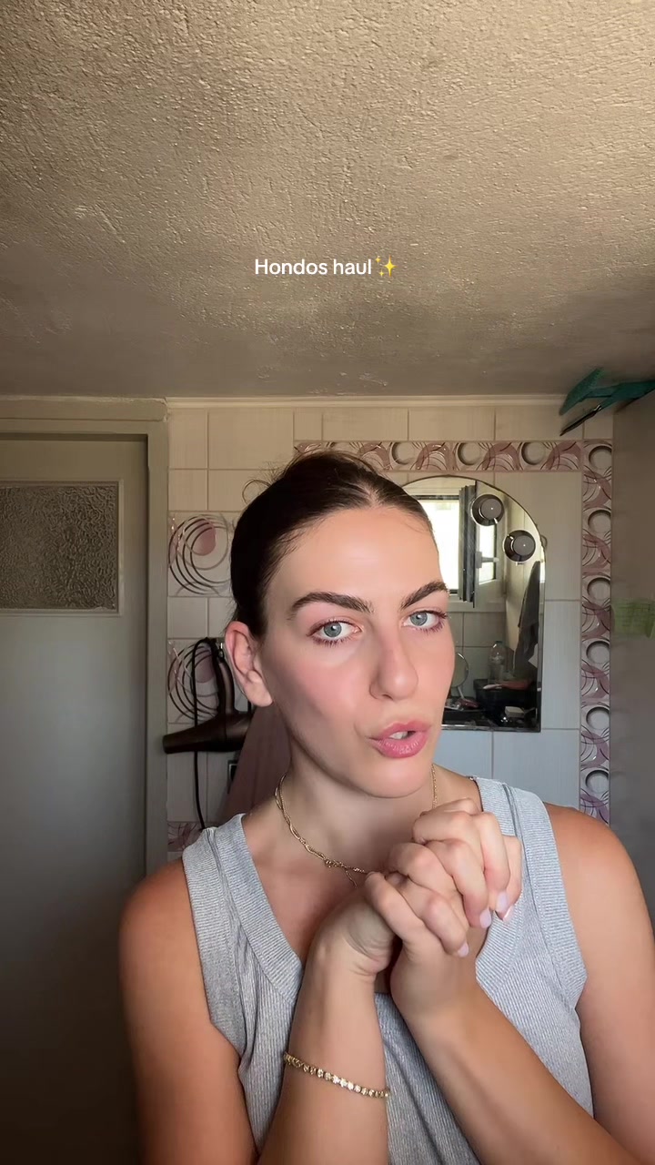 @Elena Artenian