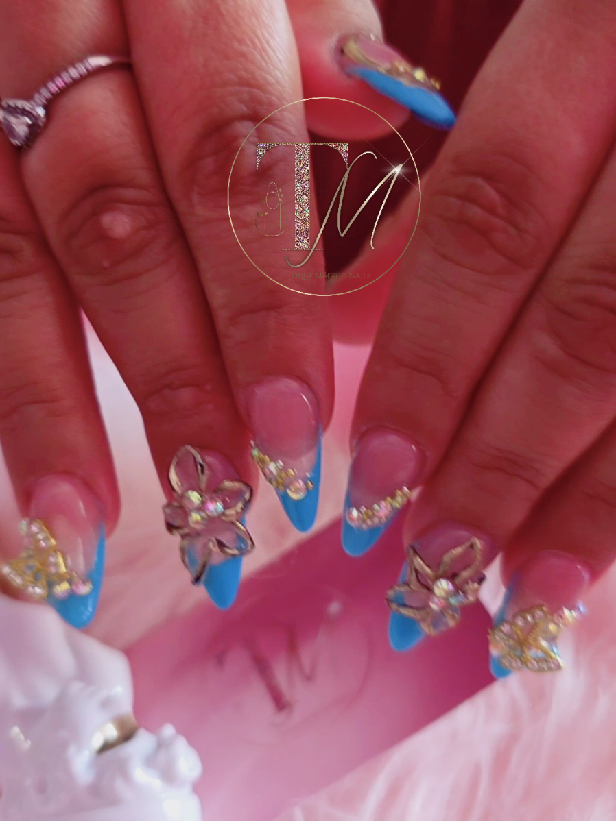 @Toque  M&aacute;gico Nails