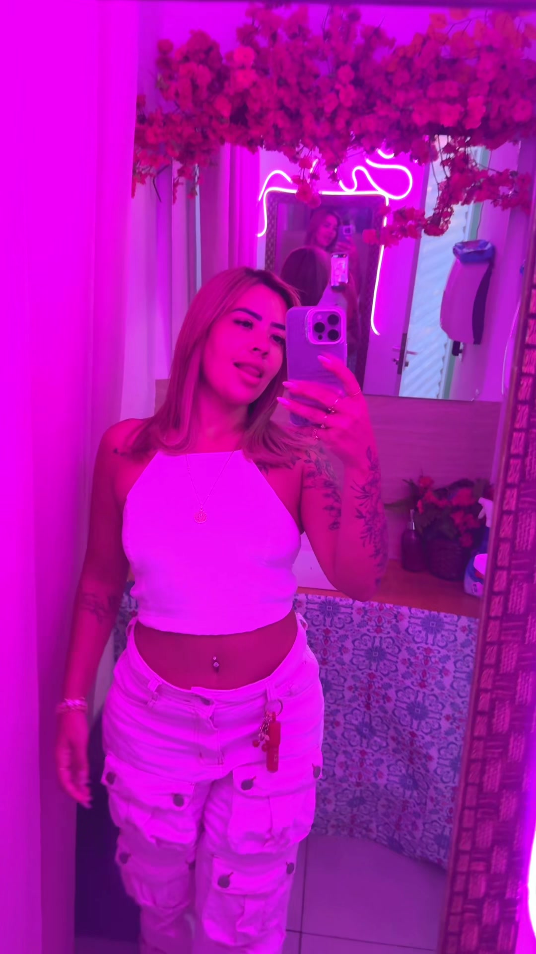 @Tha&iacute;s Priscila