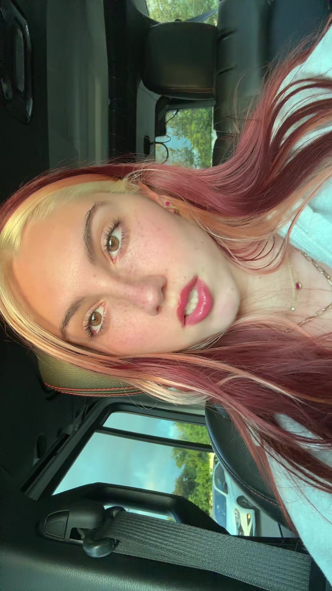 @not_ainsleyjohnson