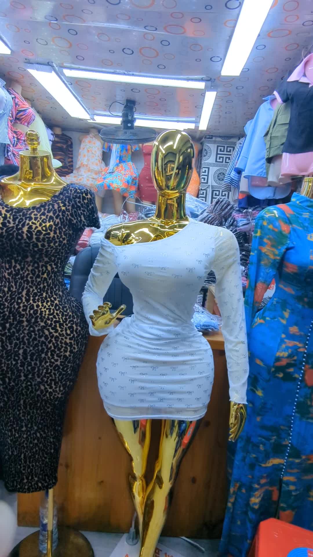 @MR B ONE outfits