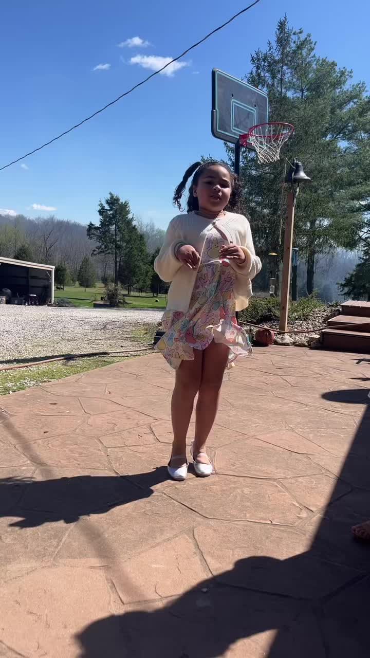 @EasilyDistractedby2Cows