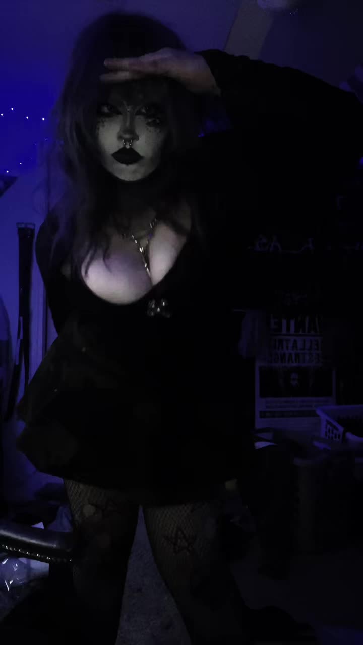 @⦻eleanor⦻