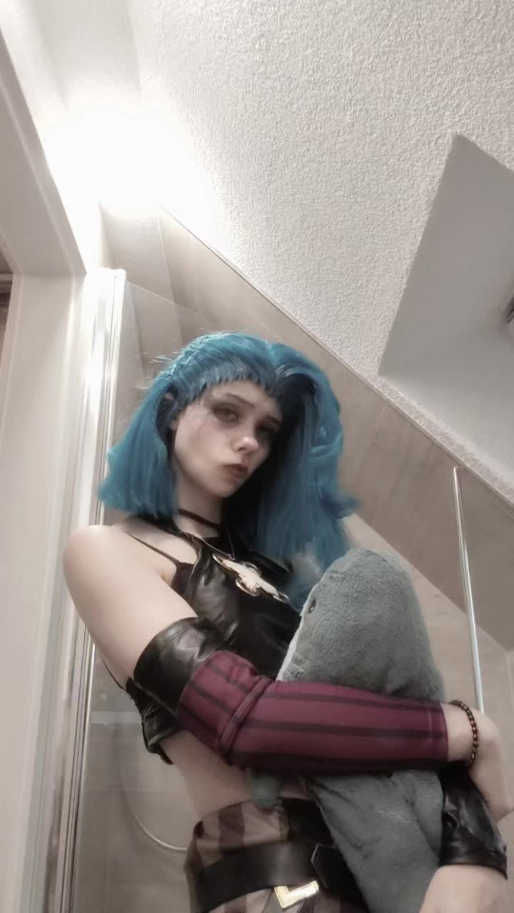 @Cosplayer
