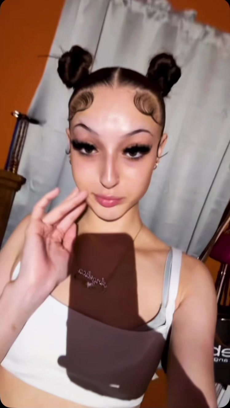 @Angelicaa👩&zwj;🦯&zwj;➡️