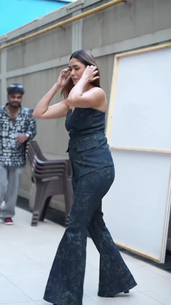 @Mrunal Thakur