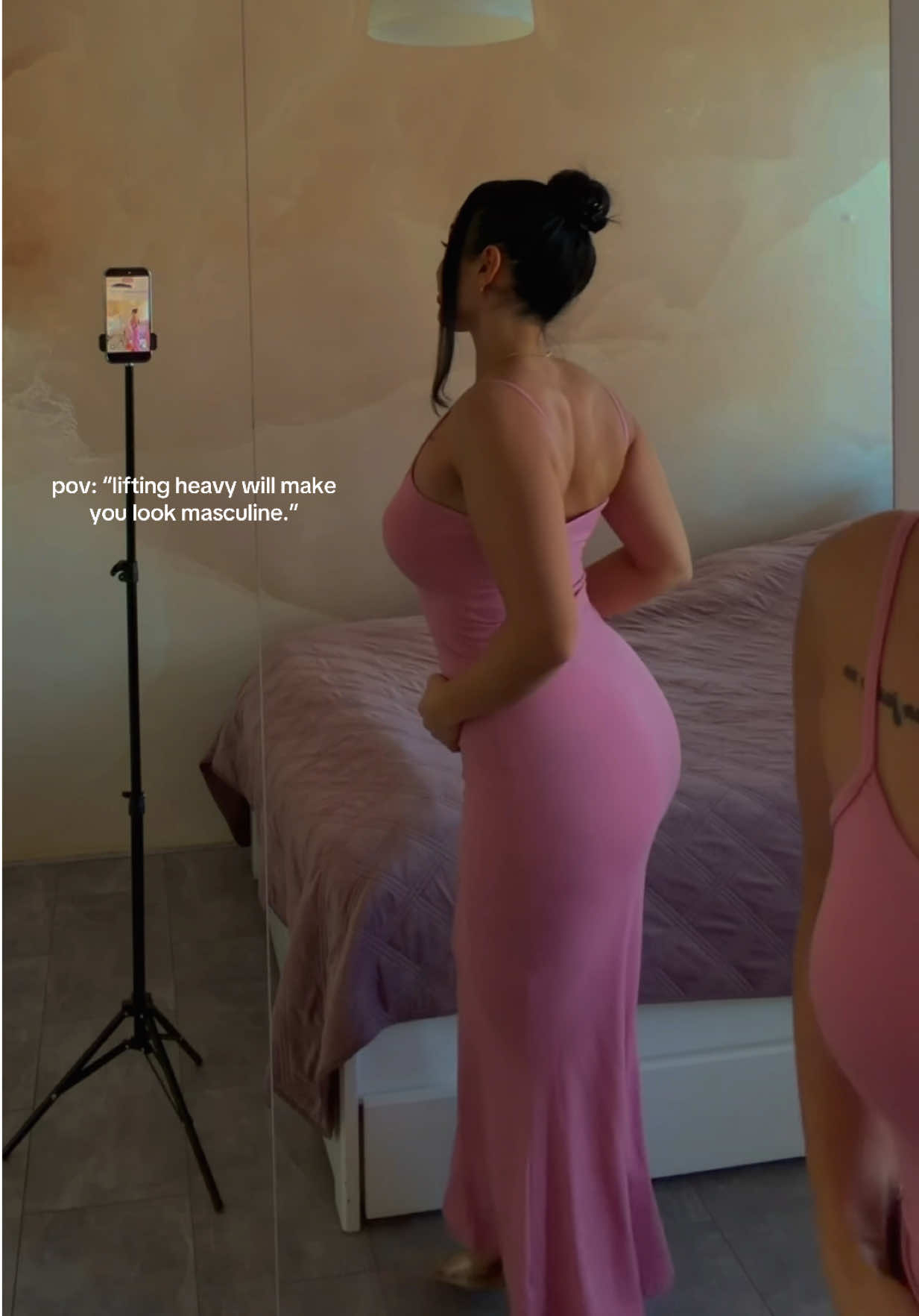 @EllxFit