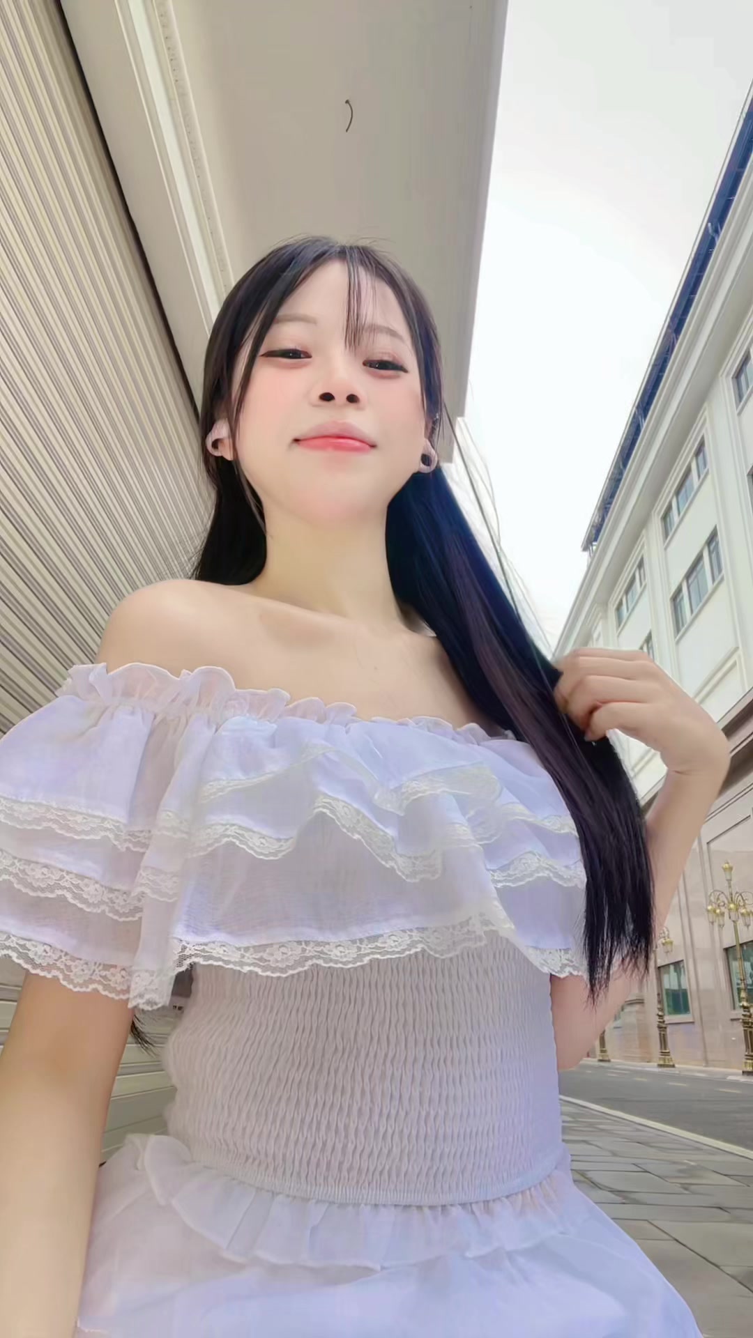 @Meow th&iacute;ch đi l&agrave;m
