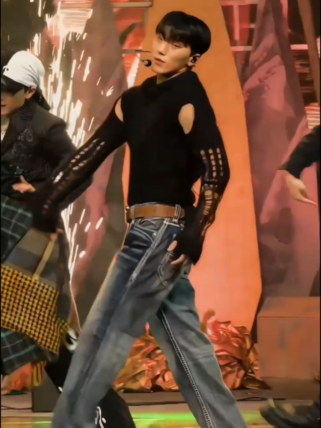 @Kpop_fancams:)