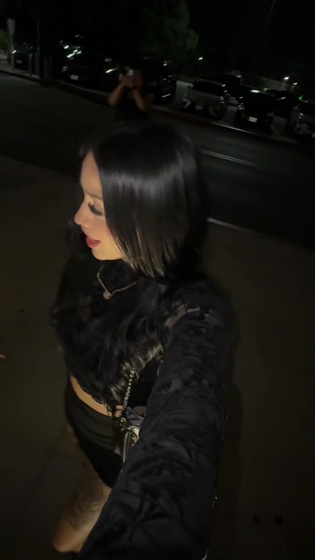 @Luna