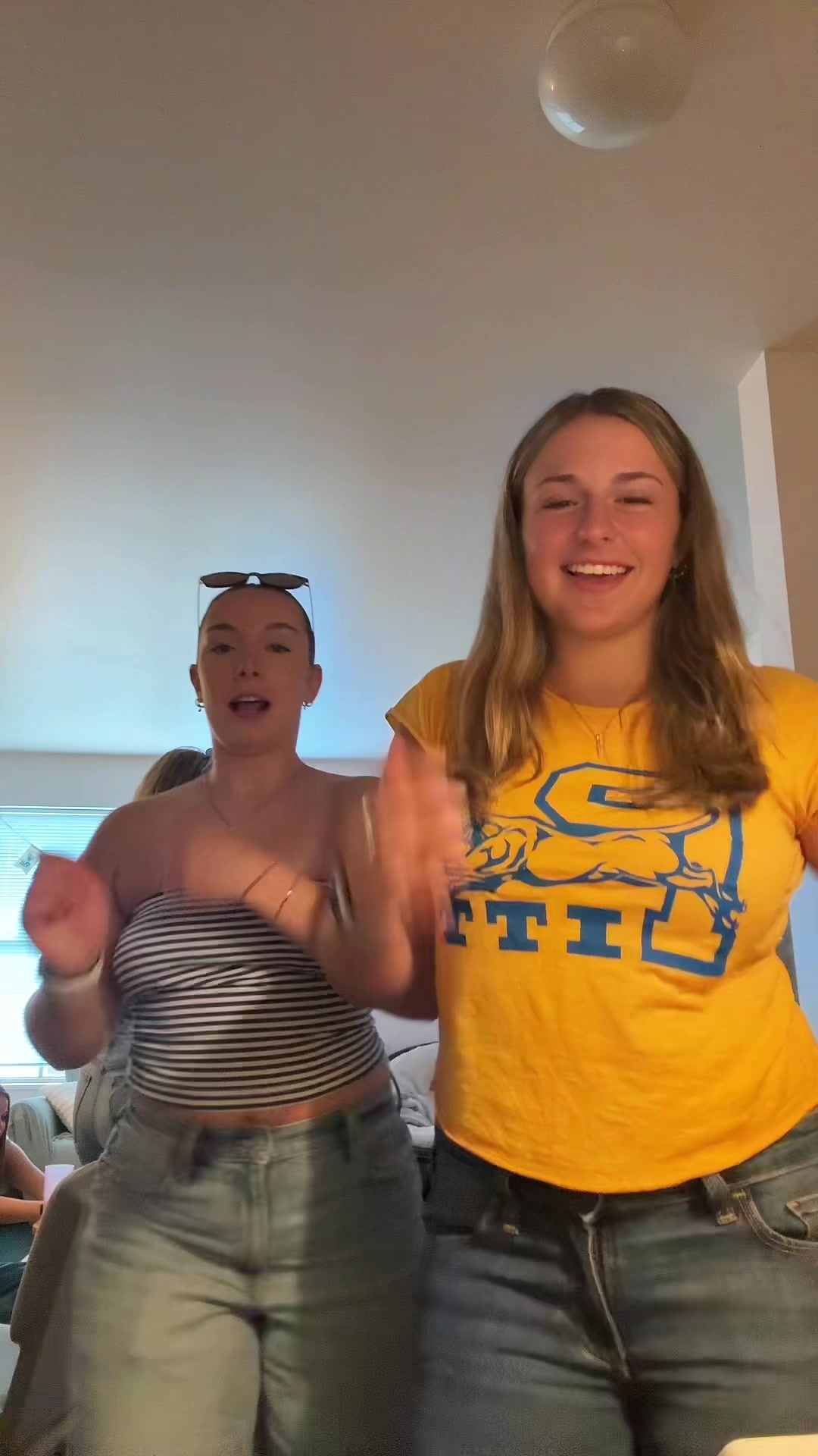 @beccayoungie